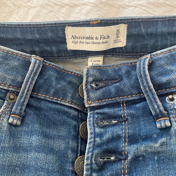 Abercrombie & Fitch curve love jeans - Picture 3 of 3